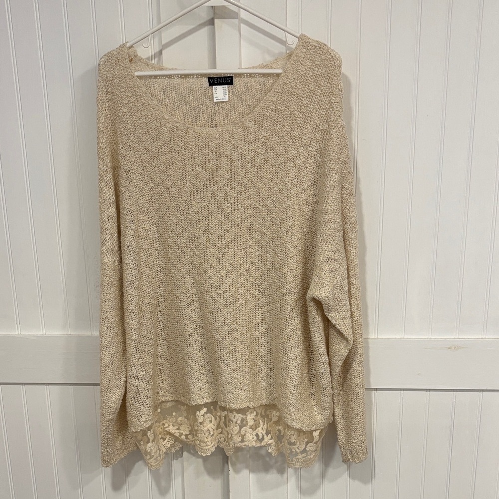 VENUS soft, Cream Knit Top with Lace Detail size XL